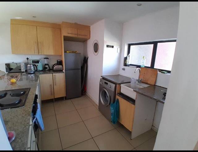 1 BEDROOM APARTMENT FOR SALE IN ROOIHUISKRAAL NORTH